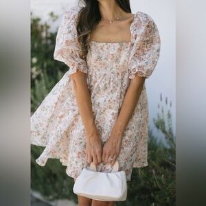 Storia Flowy Square-Neck Babydoll Dress in Blush Floral